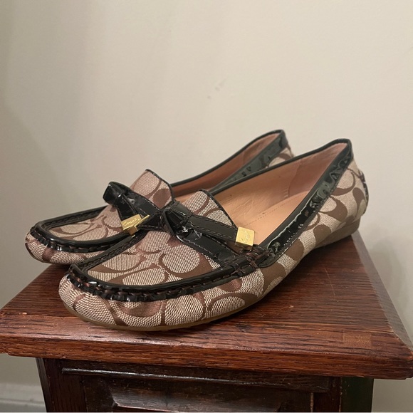 Coach Brown Monogram Canvas Patent Leather Frida Flat Loafers - Picture 1 of 8